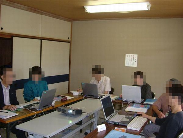 シニアのためのパソコン講習会写真